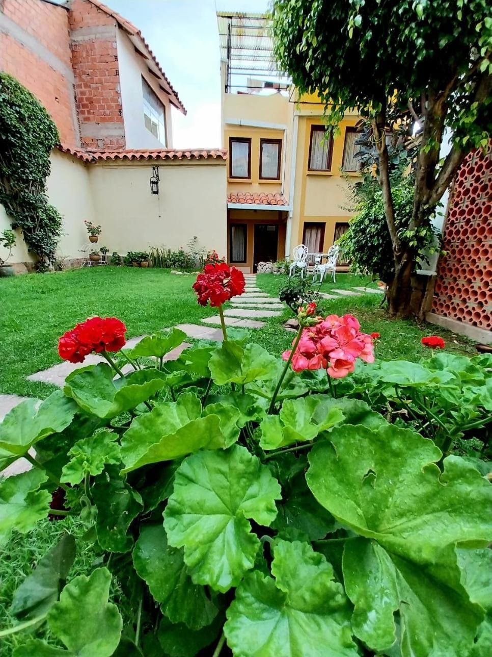 Hostal Paola Sucre Exterior foto